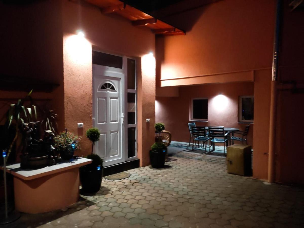 Calypso Rooms Fagaras Luaran gambar