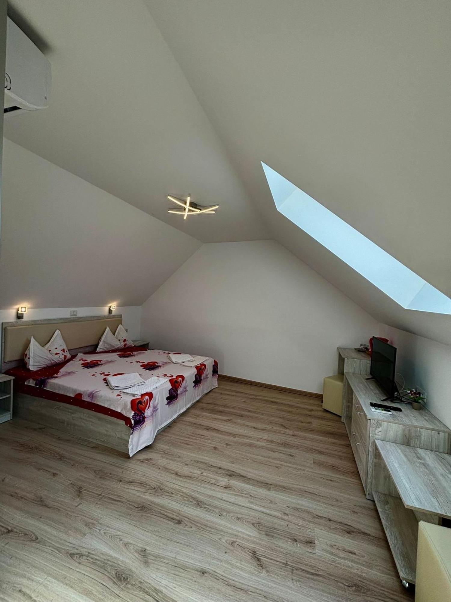 Calypso Rooms Fagaras Luaran gambar