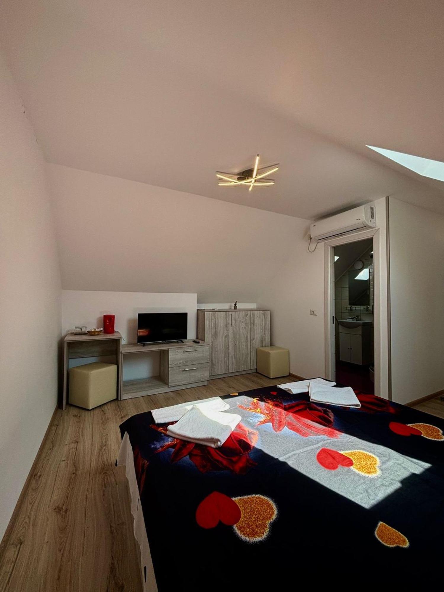 Calypso Rooms Fagaras Luaran gambar